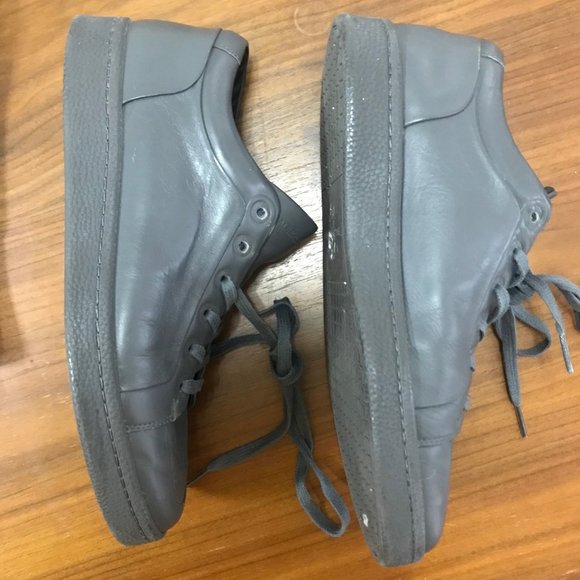 BALENCIAGA PARIS Low Top Leather Sneaker - Picture 6 of 11